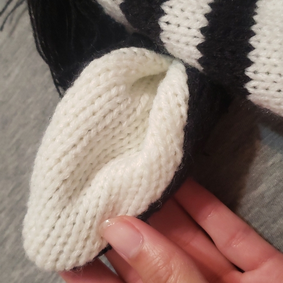 Zebra Beanie Earflap Trapper Cap Hat w/ Strings - Picture 5 of 9